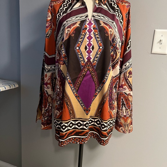 Chico’s Blouse size 2( fits L) - Picture 2 of 10